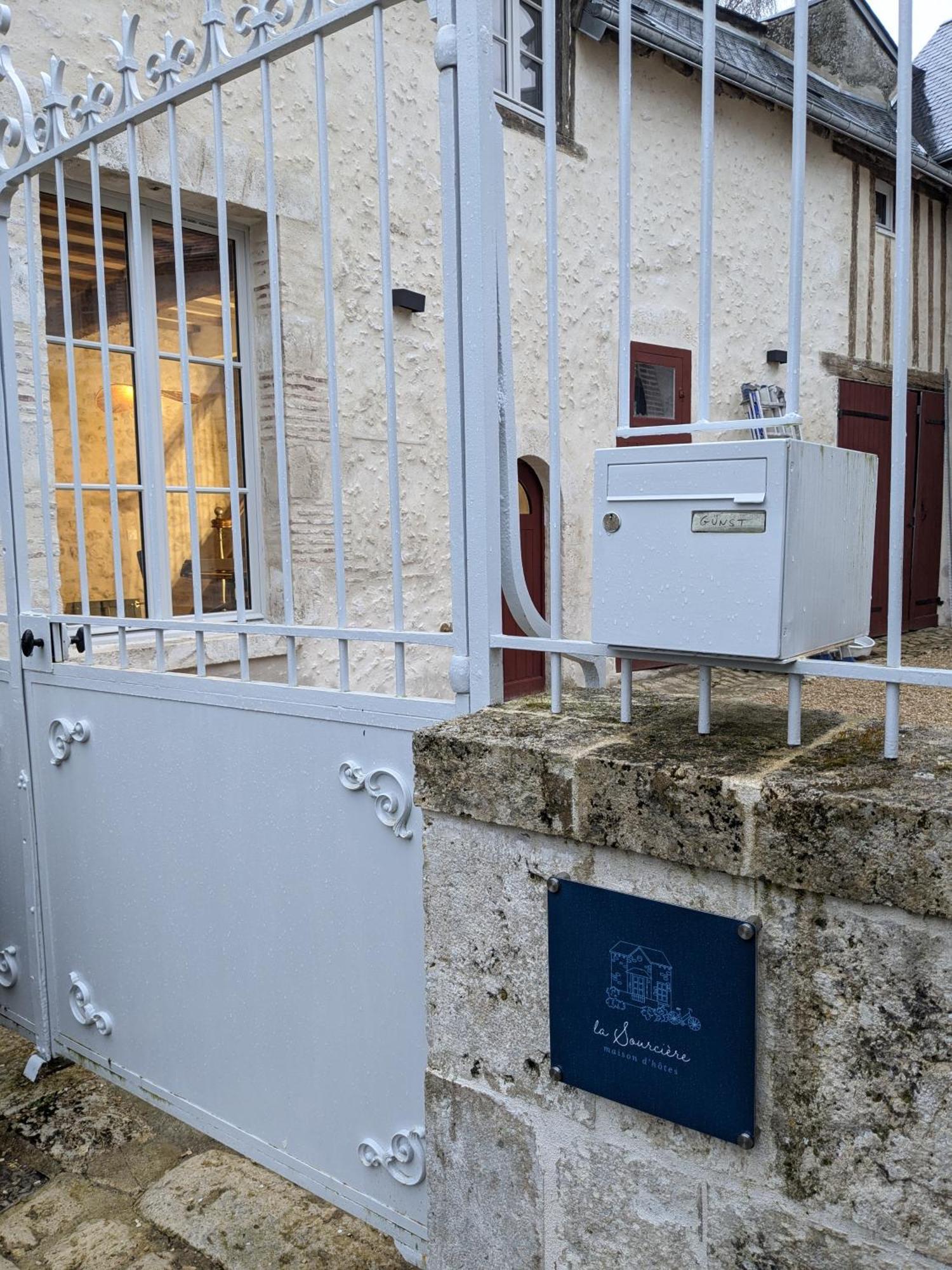 Hotel La Sourciere Beaugency Exterior foto